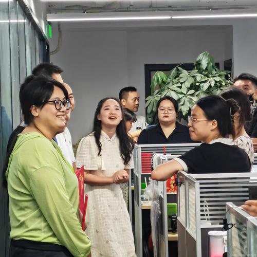 经营范围包括接受金融机构委托从事金融信息